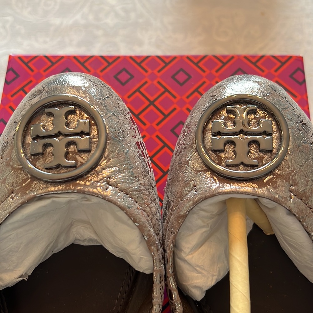 Shoes - Picture 2 of 4